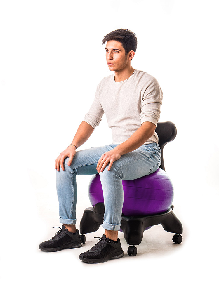 Le sedie con palla fitness Kikka Active Chair rappresentano una soluzione innovativa per coloro che desiderano unire il comfort di una sedia tradizionale con i benefici per la salute di una palla da ginnastica. Queste sedie sono diventate sempre più popolari negli ultimi anni grazie alla loro versatilità e ai numerosi benefici che offrono. Modello: Alessandro Dichirico